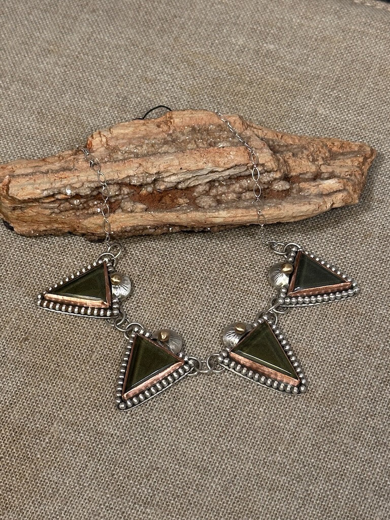 OLIVE ROSARITA EARRING & NECKLACE SET AS288