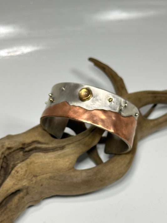 MOUNTAIN SIDE CUFF AS319