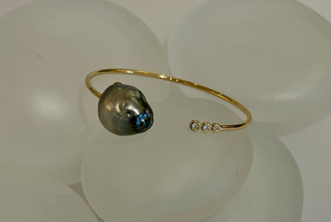 "Cosmo" Bangle Bracelet with Tahitian Pearl and Diamonds AV109