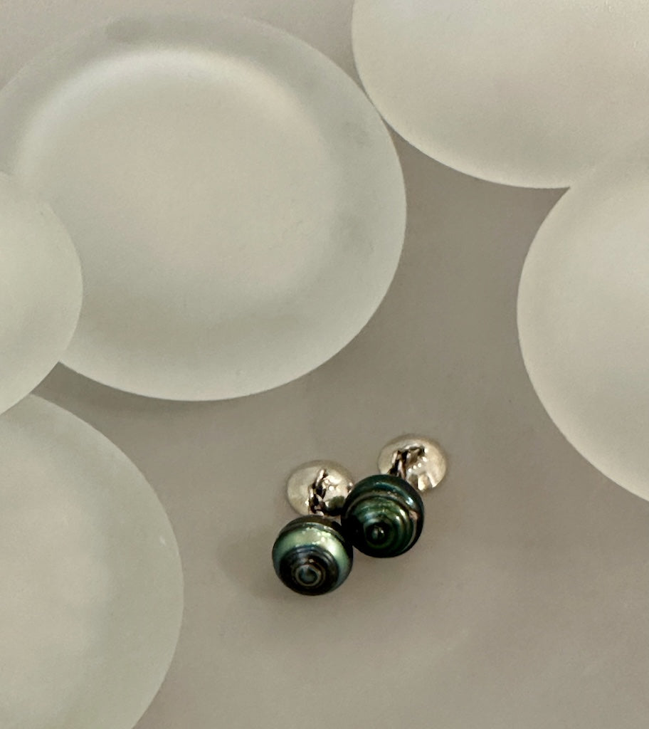 CIRCLED TAHITIAN PEARL CUFFLINKS WITH OXIDIZED STERLING SILVER AV144