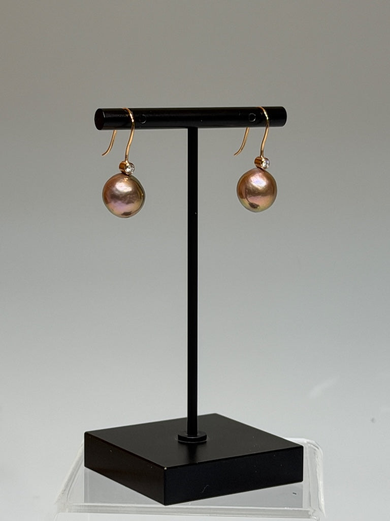 18K RED GOLD FANCY NATURAL PINK BAROQUE FRESHWATER PEARL & NATURAL DIAMOND EARRINGS AV2624