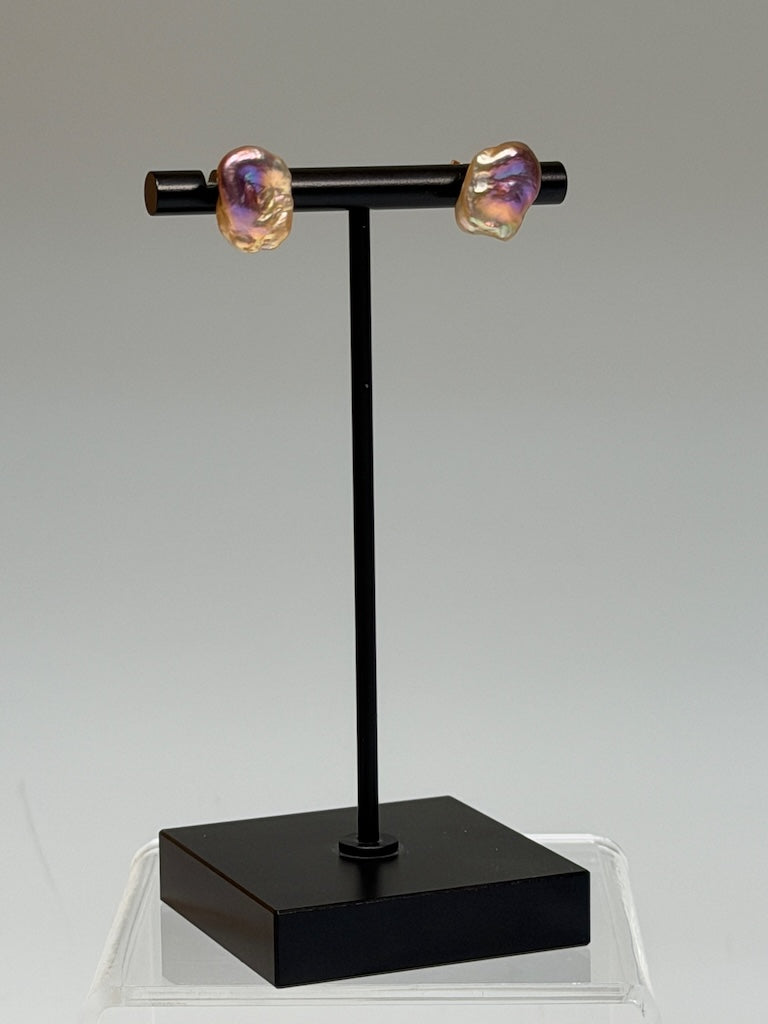 18K YELLOW GOLD NATURAL PINK FRESHWATER KESHI PEARL STUD EARRINGS AV2632