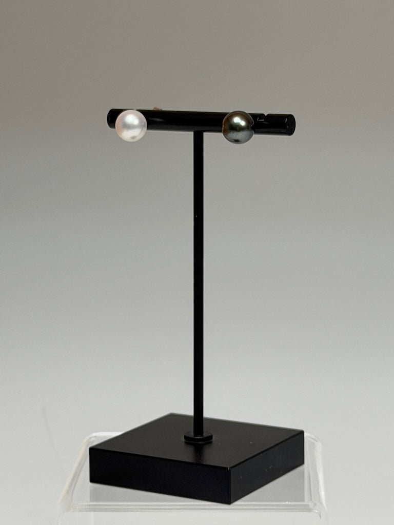 18K WHITE GOLD FANCY TAHITIAN & SOUTH SEA BLACK WHITE STUD EARRINGS AV2633