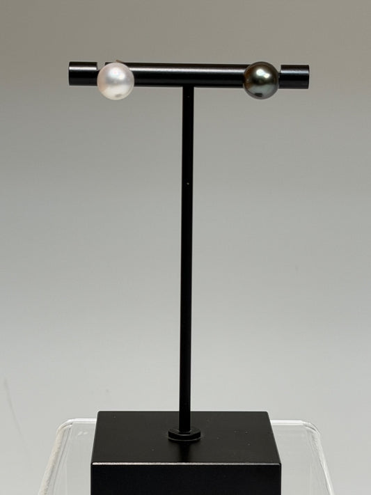 18K WHITE GOLD FANCY TAHITIAN & SOUTH SEA BLACK WHITE STUD EARRINGS AV2633