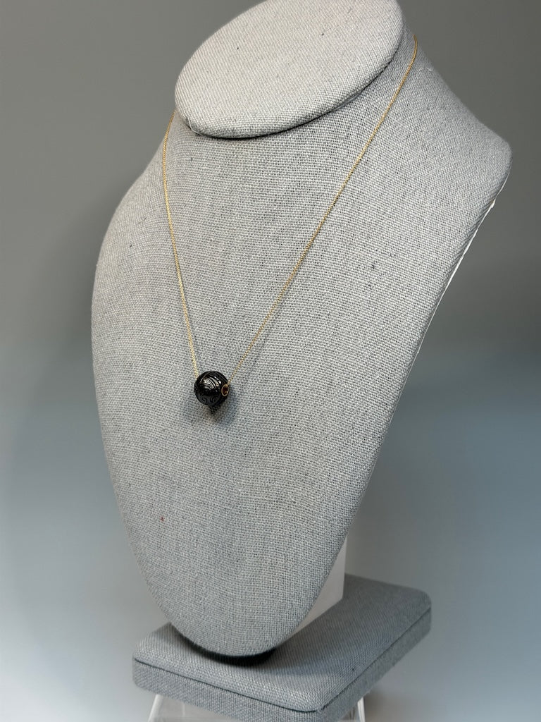 BLACK TAHITIAN HAND CARVED PEARL PENDANT AV2638