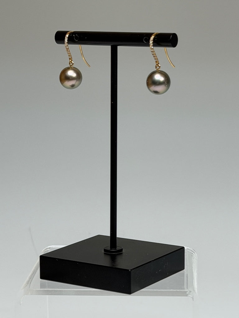 18K YELLOW GOLD BLACK TAHITIAN PEARL EARRINGS WITH DIAMONDS AV2643