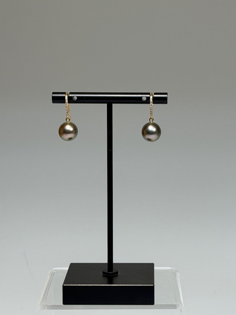 18K YELLOW GOLD BLACK TAHITIAN PEARL EARRINGS WITH DIAMONDS AV2643