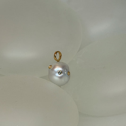 18K YELLOW GOLD TWINKLE SOUTH SEA BAROQUE PEARL PENDANT WITH MADAGASCAN SPINEL AV2666