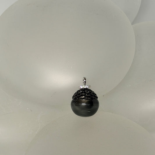 18K WHITE GOLD LITTLE HALO DIAMOND & CARVED TAHITIAN PEARL PENDANT AV2671