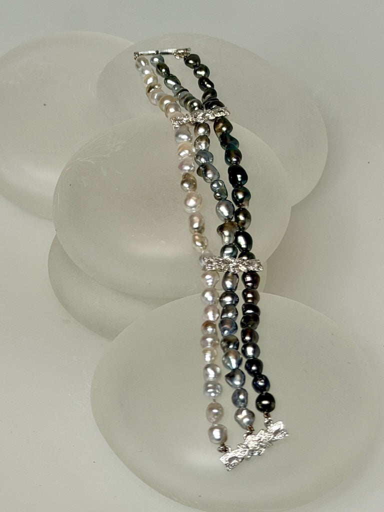 18K WHITE GOLD 3 ROW KESHI TAHITIAN PEARL AND DIAMOND BRACELET AV2679
