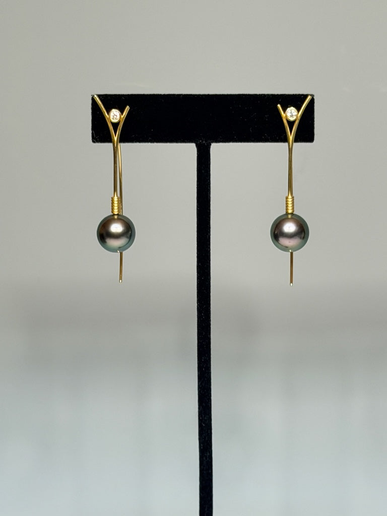 18K YELLOW GOLD UNIQUE TAHITIAN PEARLS AND DIAMOND FANCY PEACOCK EARRINGS AV2680