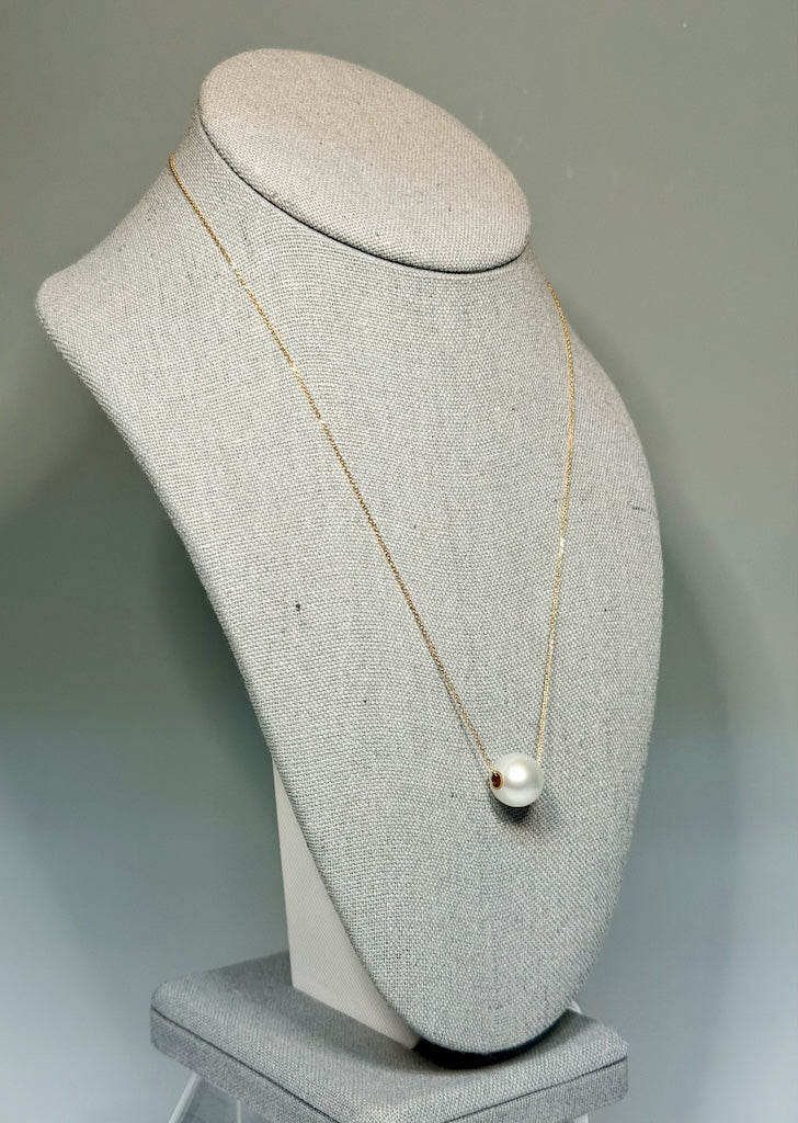 18K YELLOW GOLD WHITE SOUTH SEA PEARL GOLDEN EYE PENDANT AV2682