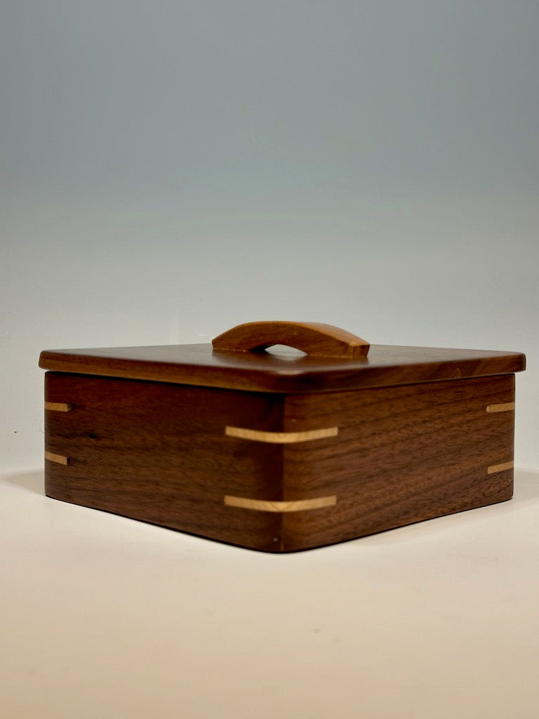 SMALL WALNUT AND MAPLE BOX WITH DIVIDERS