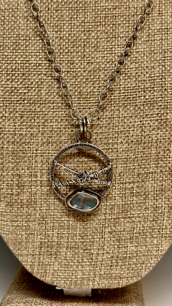 .925  XO LABRADORITE PENDANT ON OXIDIZED STERLING SILVER OVAL LINK CHAIN  BR106