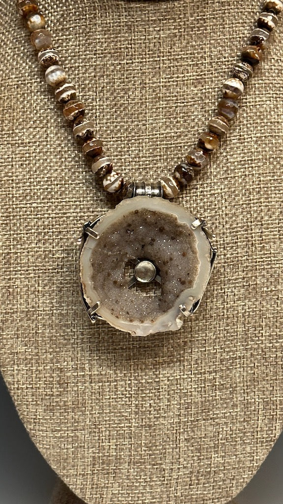 .925 DRUZY GEODE/QUARTZ NECKLACE WITH TIBETAN AGATE BEADS BR211