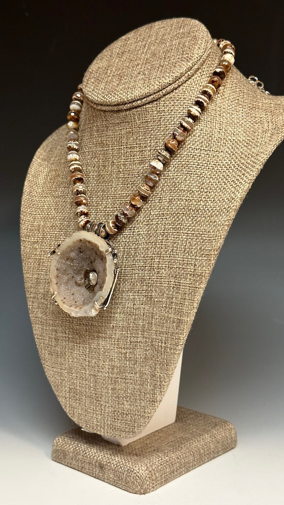 .925 DRUZY GEODE/QUARTZ NECKLACE WITH TIBETAN AGATE BEADS BR211