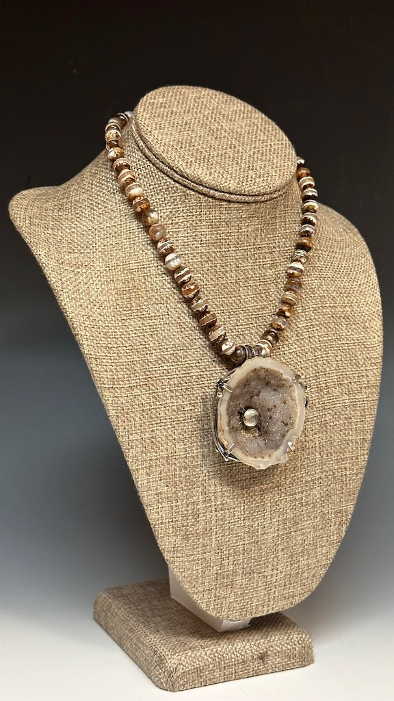 .925 DRUZY GEODE/QUARTZ NECKLACE WITH TIBETAN AGATE BEADS BR211