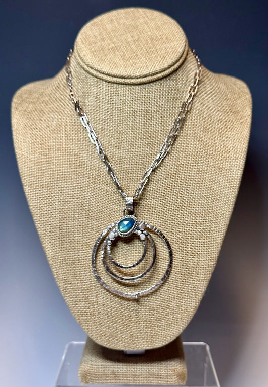 .925 COXAL CIRCLE NECKLACE WITH LABRADORITE BR244