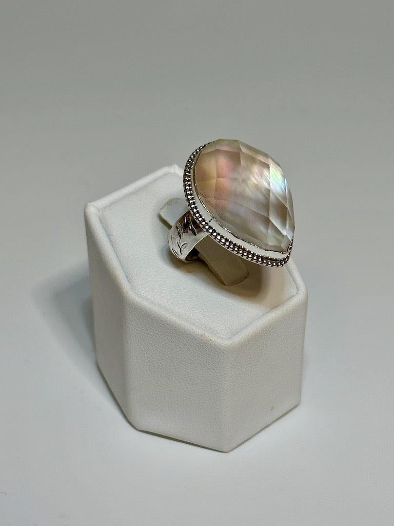 .925 QUARTZ/MOTHER OF PEARL DOUBLET RING