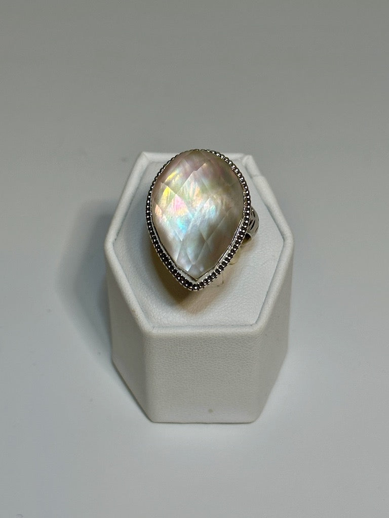 .925 QUARTZ/MOTHER OF PEARL DOUBLET RING