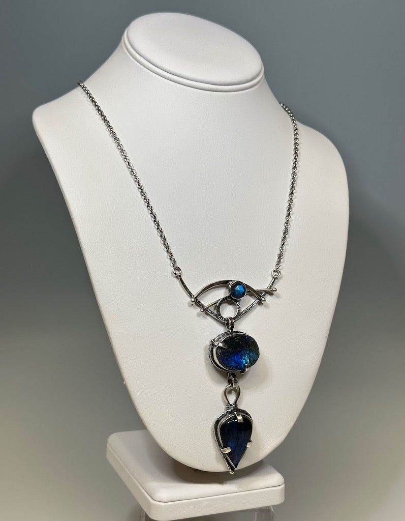 .925 EYE OF THE BLUE LAKE PENDANT WITH LABRADORITE NECKLACE  BR309