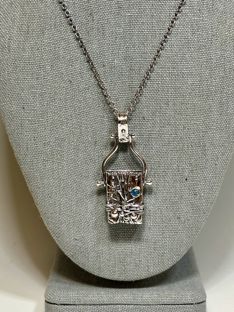 .925 SILVER SPIRIT BOX WITH OPAL TRIPLET PENDANT ON CABLE CHAIN BR316