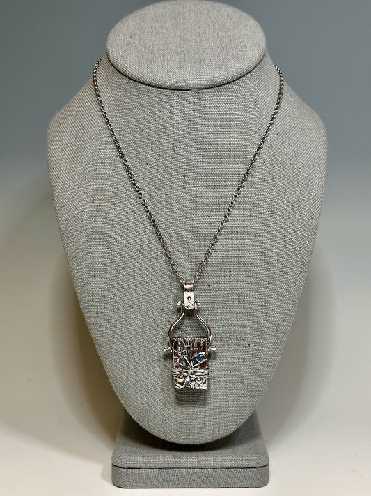 .925 SILVER SPIRIT BOX WITH OPAL TRIPLET PENDANT ON CABLE CHAIN BR316