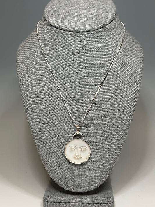 .925 SILVER PENDANT WITH MOTHER OF PEARL MOON FACE BR319