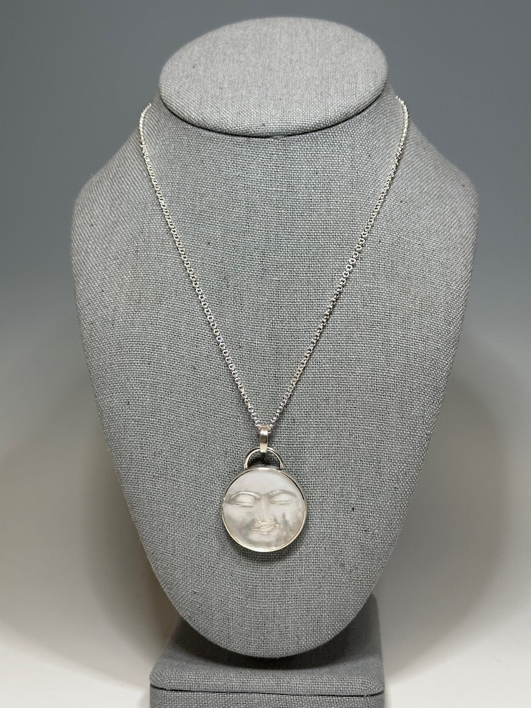 .925 SILVER PENDANT WITH MOTHER OF PEARL MOON FACE BR320