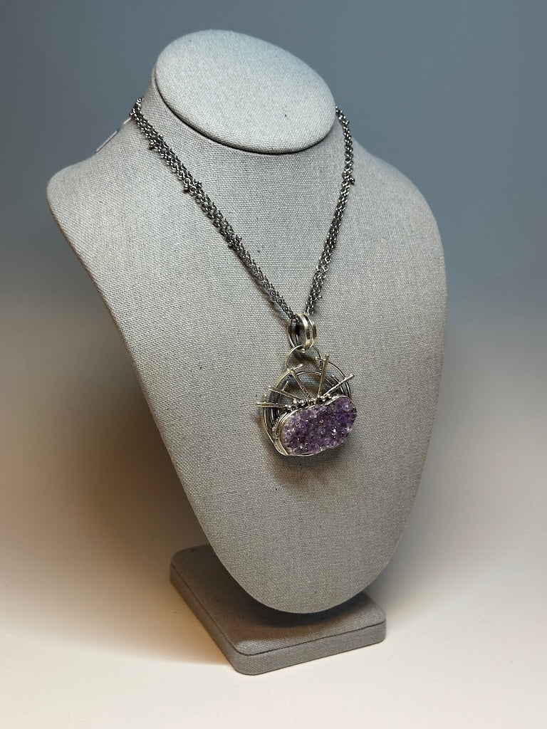 .925NAVIGATOR PENDANT WITH AMETHYST DRUZY AND STERLING SILVER CHAIN BR401