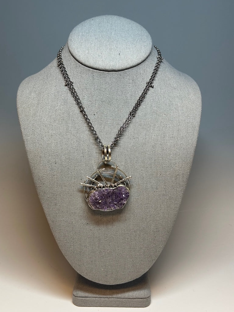 .925NAVIGATOR PENDANT WITH AMETHYST DRUZY AND STERLING SILVER CHAIN BR401