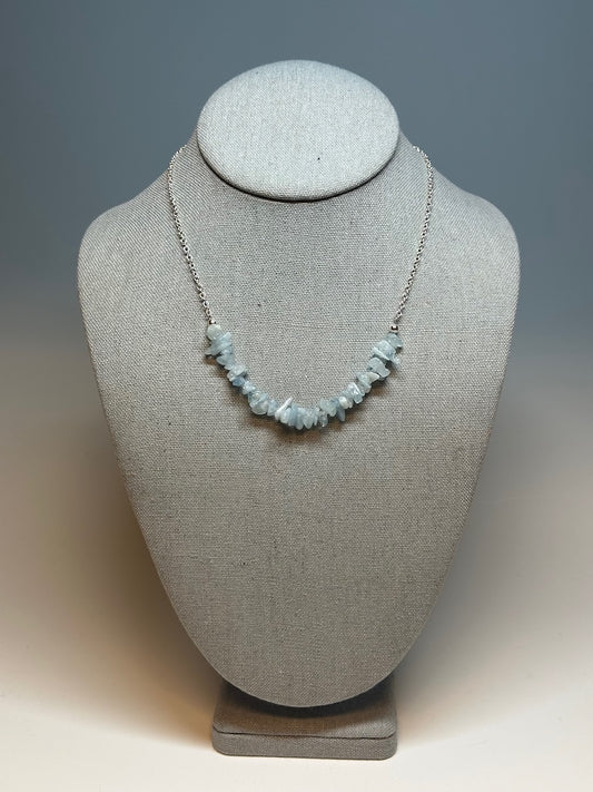 .925 BULLSEYE NECKLACE WITH AQUAMARINE CHIP BEADS AND STERLING SILVER CHAIN BR411