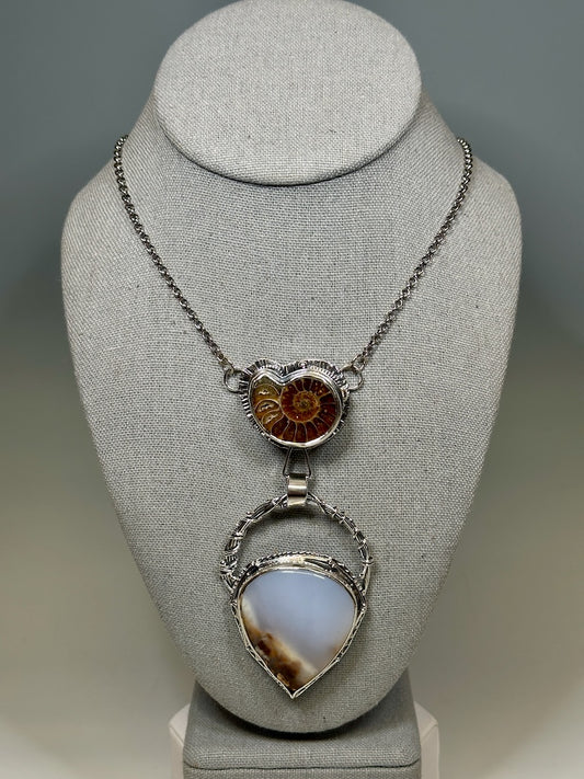 .925 SPIRIT BOX NECKLACE WITH AMMONITE FOSSIL AND NATURAL CHALCEDONY BR493