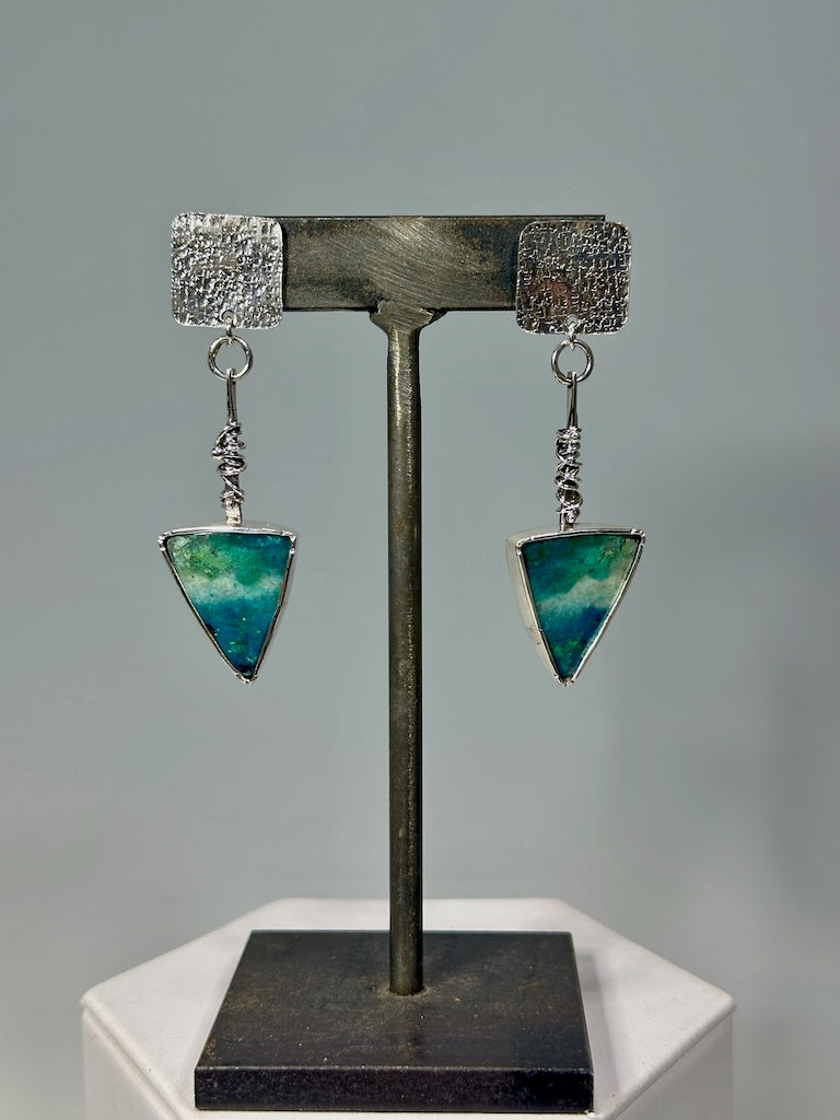 .925 CHRYSOCOLLA TRIANGLE EARRINGS ON TEXTURED SQUARE WITH POST BR514