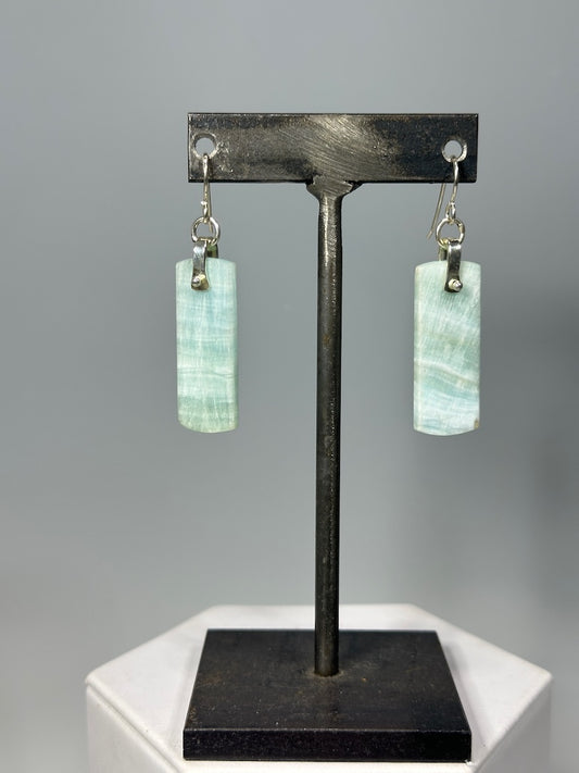 .925 PIN DROP EARRINGS WITH GREEN SELENITE BR517