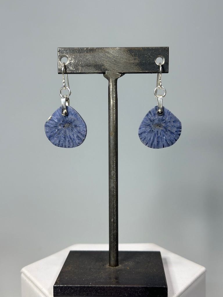 .925 PIN DROP EARRINGS WITH BLUE SPONGE CORAL BR519