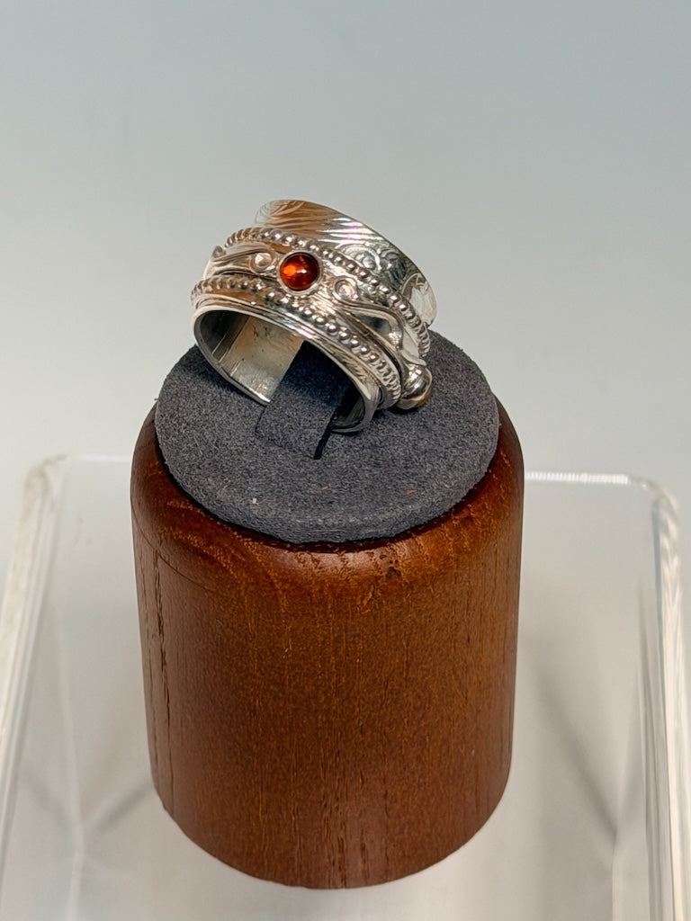 .925 LITTLE TWIDDLE RING, OXIDIZED WITH GARNET, PERIDOT & IOLITE BR565