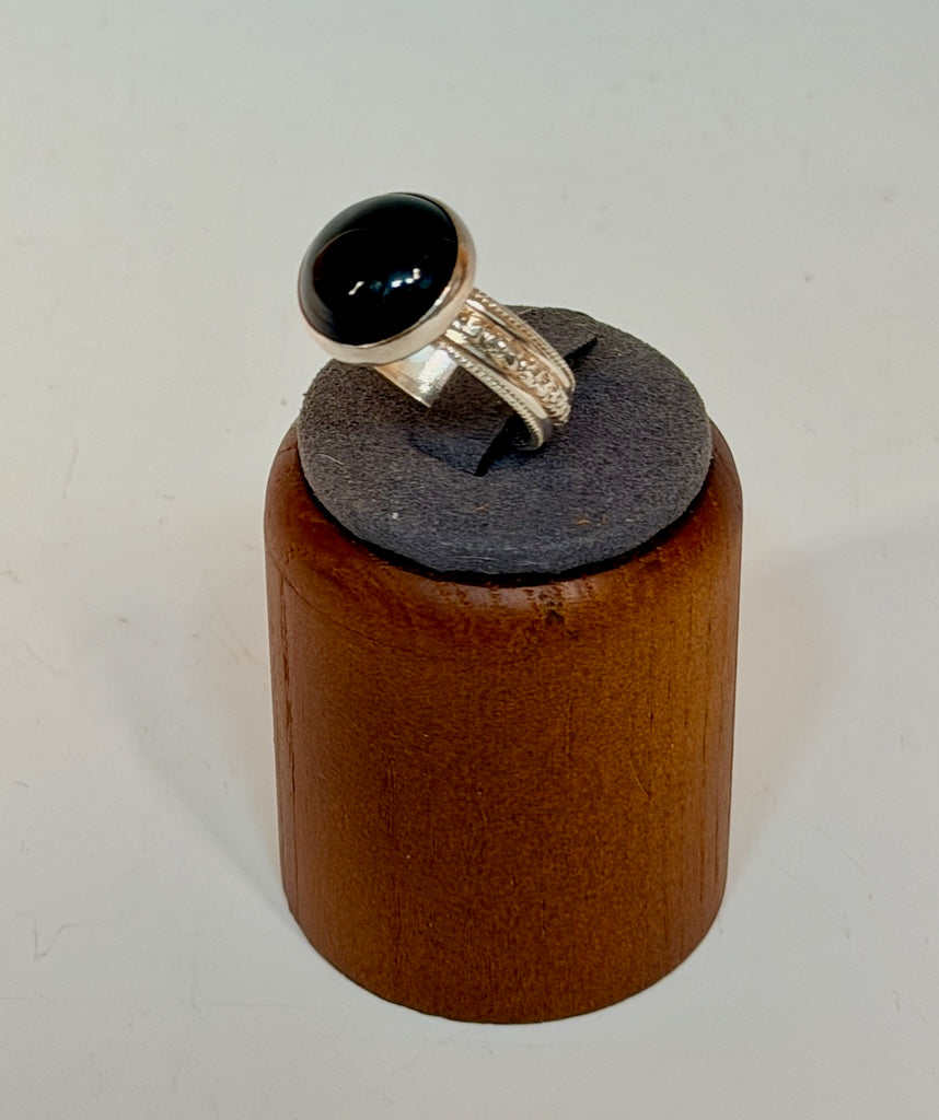 .925 PRINCESS BAND BLACK ONYX RING BR570