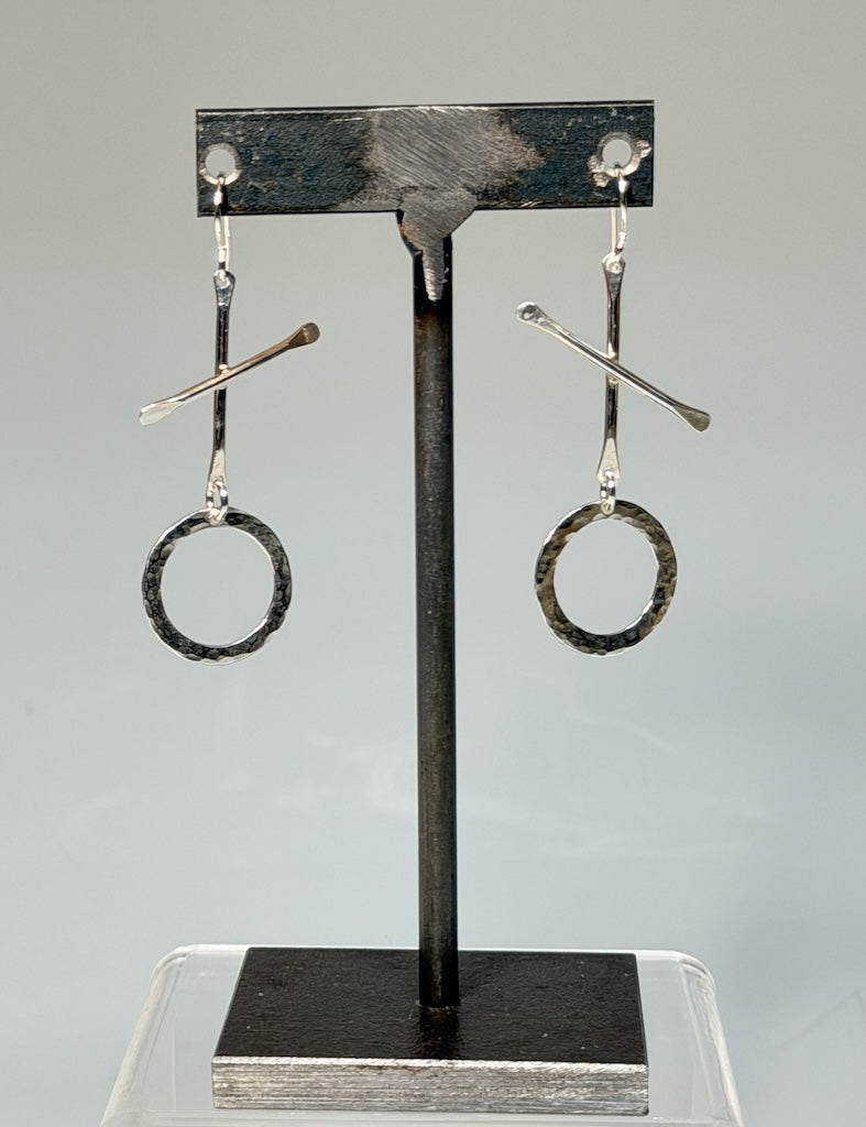 .925 XO EARRINGS ON FRENCH HOOKS BR581