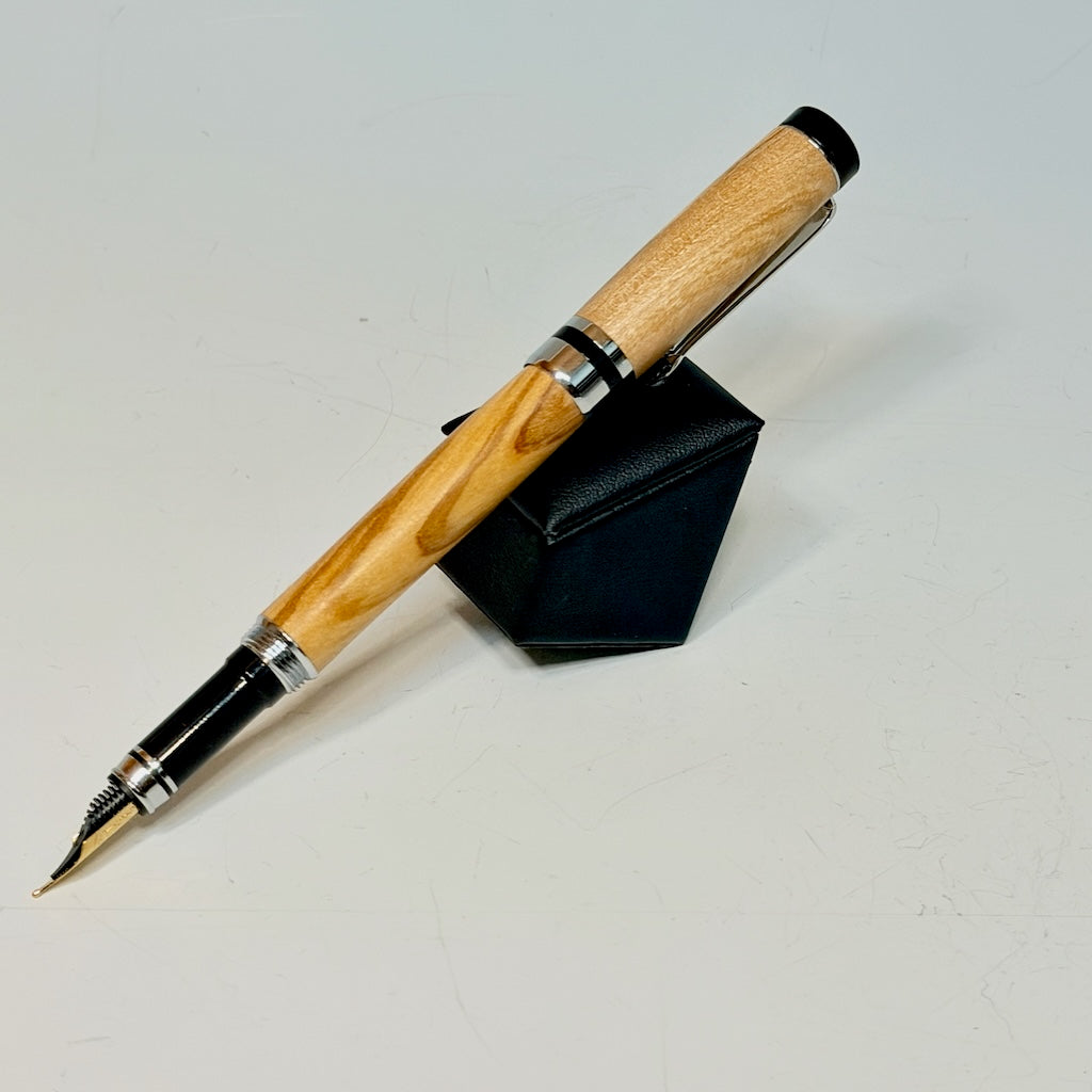FOUNTAIN PEN WITH OLIVEWOOD BW7O