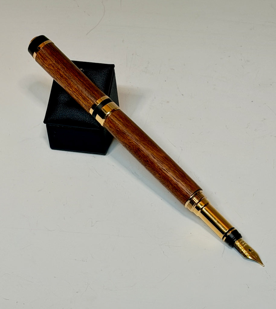 FOUNTAIN PEN WITH ROSEWOOD BW7R