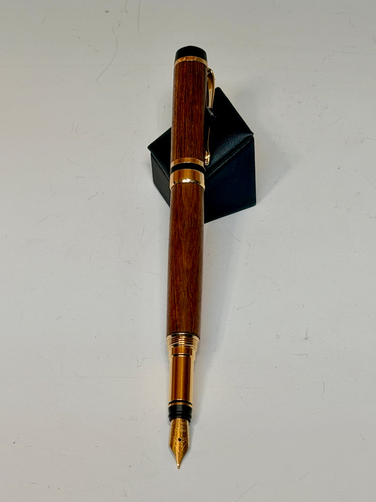 FOUNTAIN PEN WITH ROSEWOOD BW7R