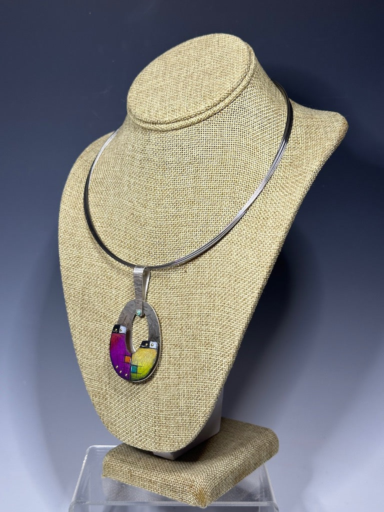 OVAL PRISMA COLOR PENDANT ON LONG BAIL WITH 10 STRAND STEEL CABLE NECKLACE DKA224