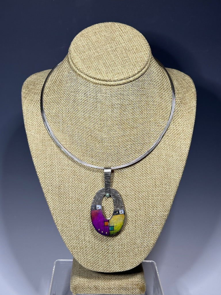 OVAL PRISMA COLOR PENDANT ON LONG BAIL WITH 10 STRAND STEEL CABLE NECKLACE DKA224