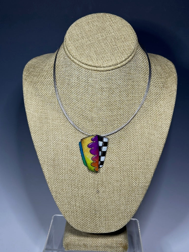 STACKED PRISMA COLOR PENDANT ON MULTI STRAND CABLE  DKA227