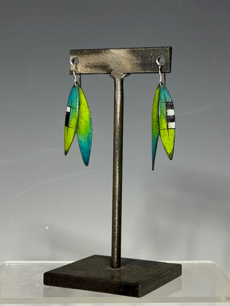 GREEN AND TEAL PRISMA COLOR DOUBLE LEAF EARRINGS  DKA232