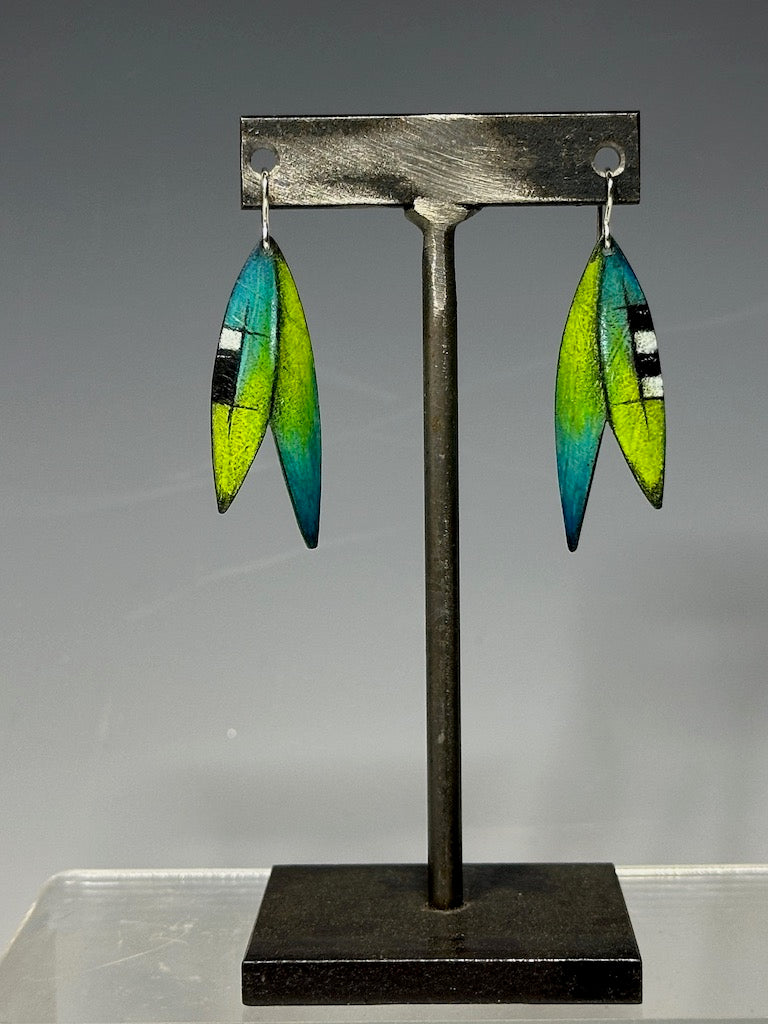 GREEN AND TEAL PRISMA COLOR DOUBLE LEAF EARRINGS  DKA232