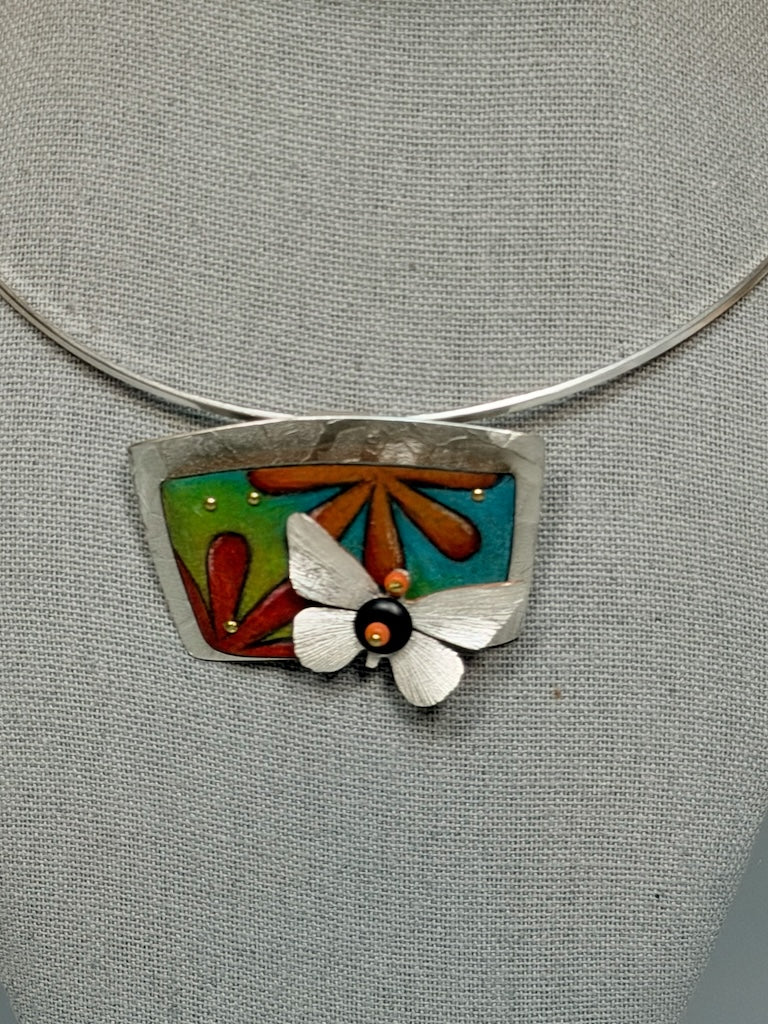 FLOWER PATTERN NECKLACE WITH BUTTERFLY ON SOLID STERLING SILVER CHOKER DK315