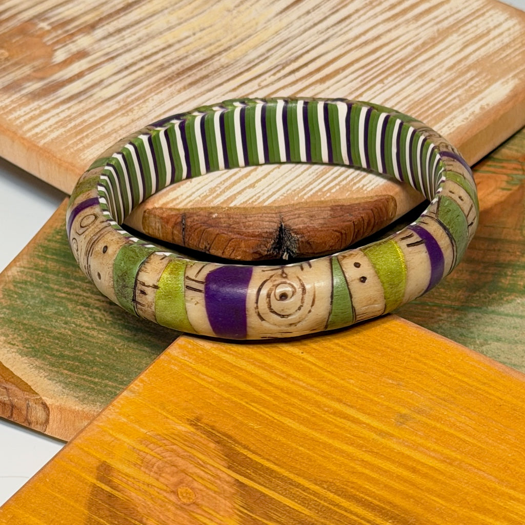 ETCHED POLYMER CLAY BANGLE BRACELET WITH STRIPED INSIDE PCBL873