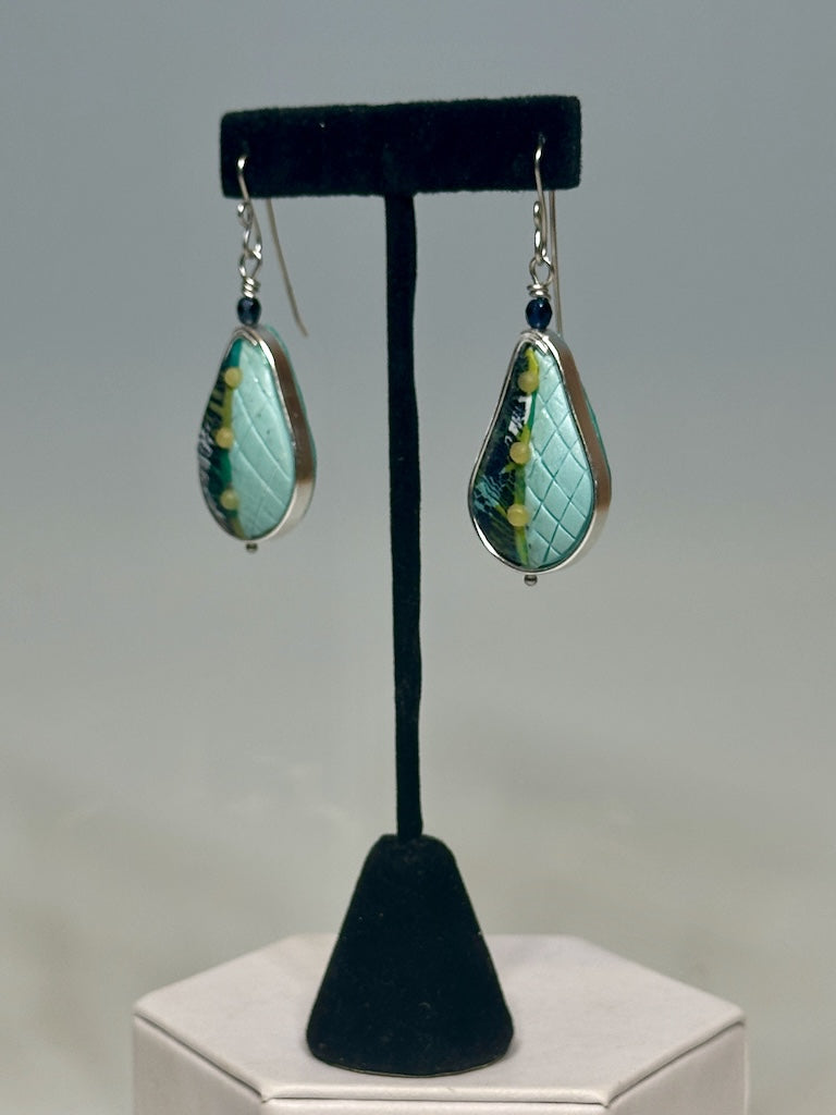 DROP SHAPED POLYMER MIXED MEDIA EARRINGS DKPCE809